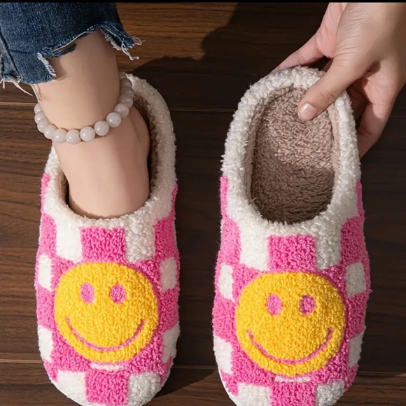 smiley Shoes - smiley checkered slippers new